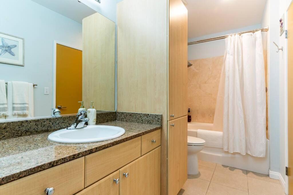 A Corner Unit With Ocean Views From Every Room Long Beach Exterior photo