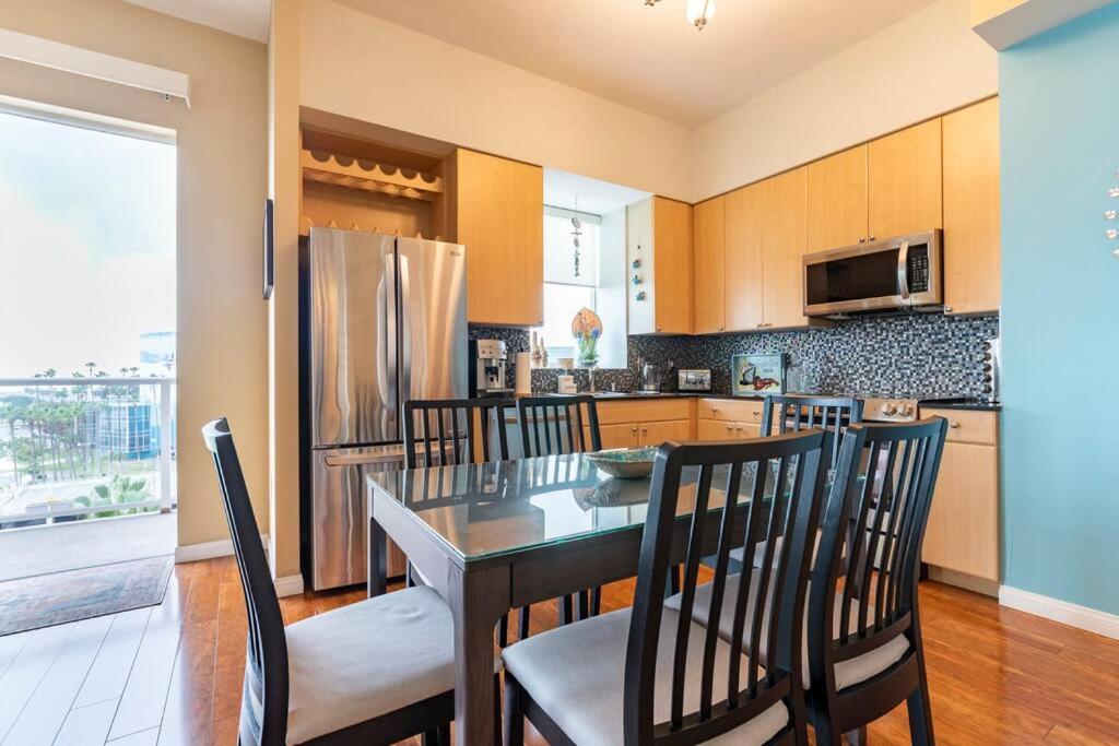A Corner Unit With Ocean Views From Every Room Long Beach Exterior photo