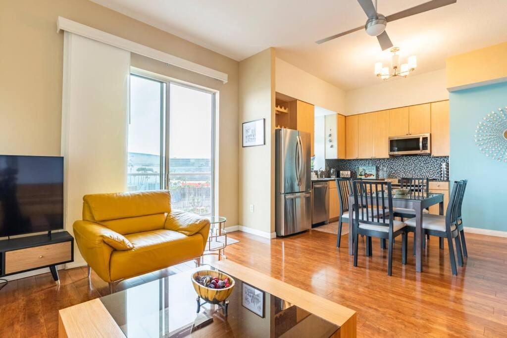A Corner Unit With Ocean Views From Every Room Long Beach Exterior photo