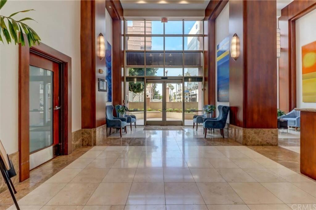 A Corner Unit With Ocean Views From Every Room Long Beach Exterior photo